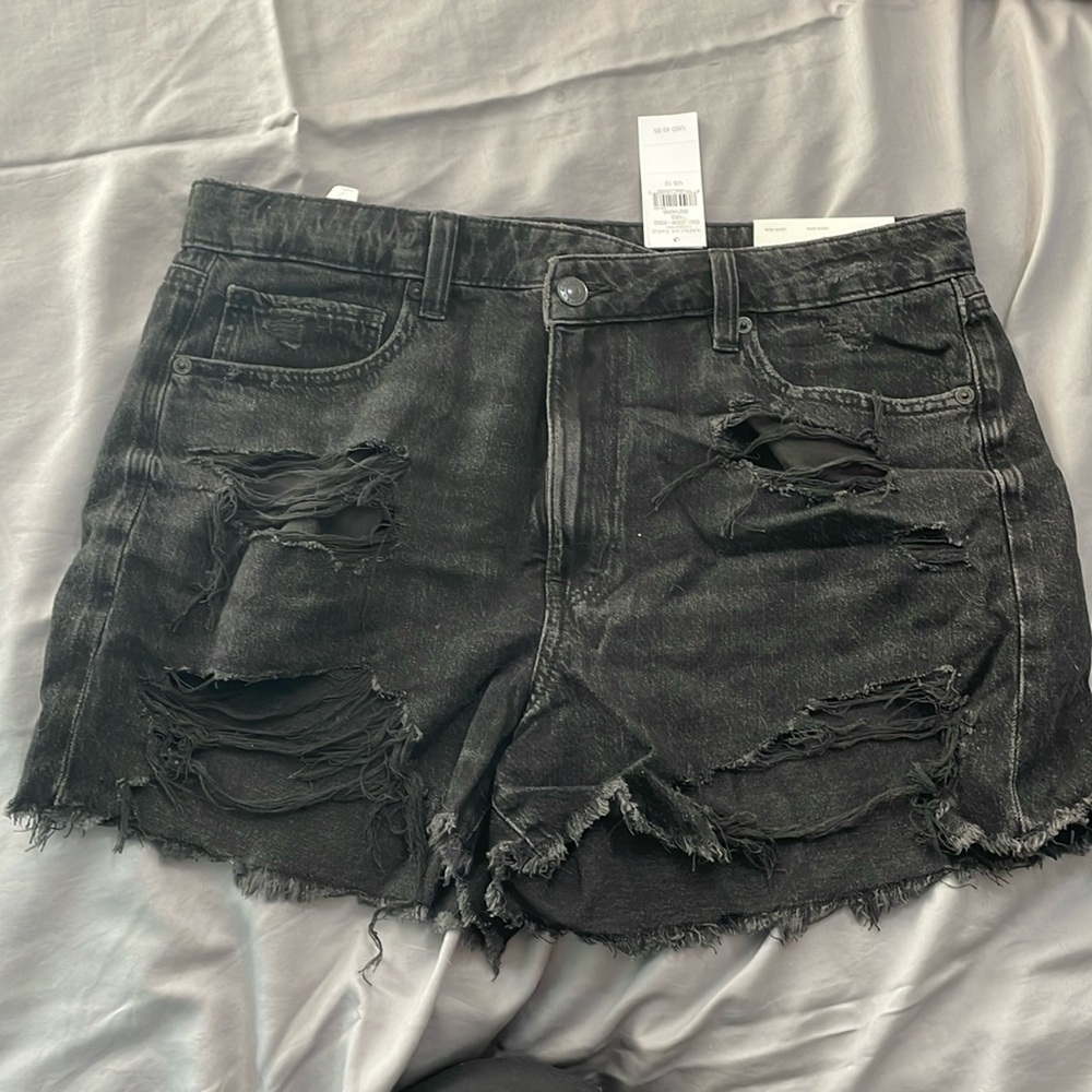 American Eagle Super high rise mom short